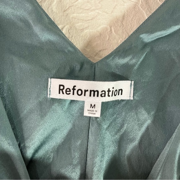 Reformation Lian V-Neck Sleeveless Maxi Dress 100% Silk in Green - Picture 13 of 14